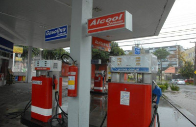Merlong Solano rebate discurso de ministro sobre aumento dos preços dos combustíveis